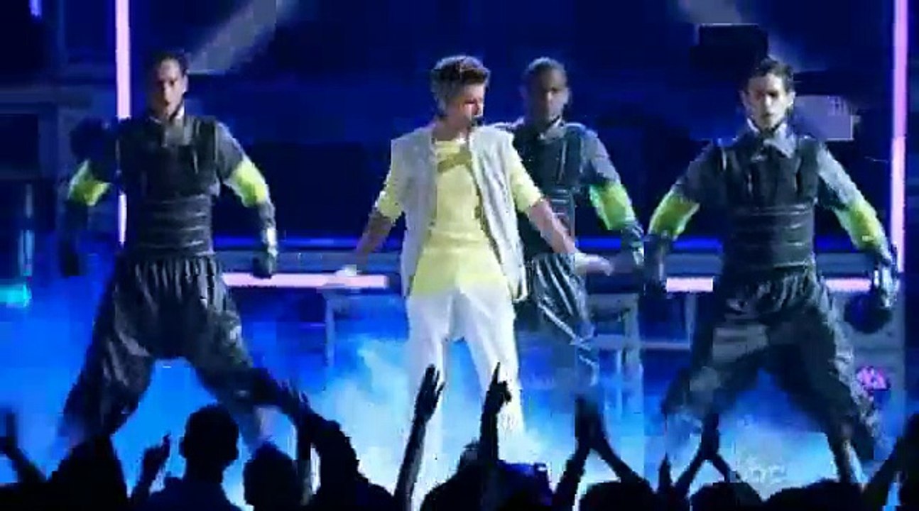 Justin Bieber - Boyfriend (Live)