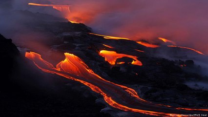 Por que um vulcão entra em erupção?
