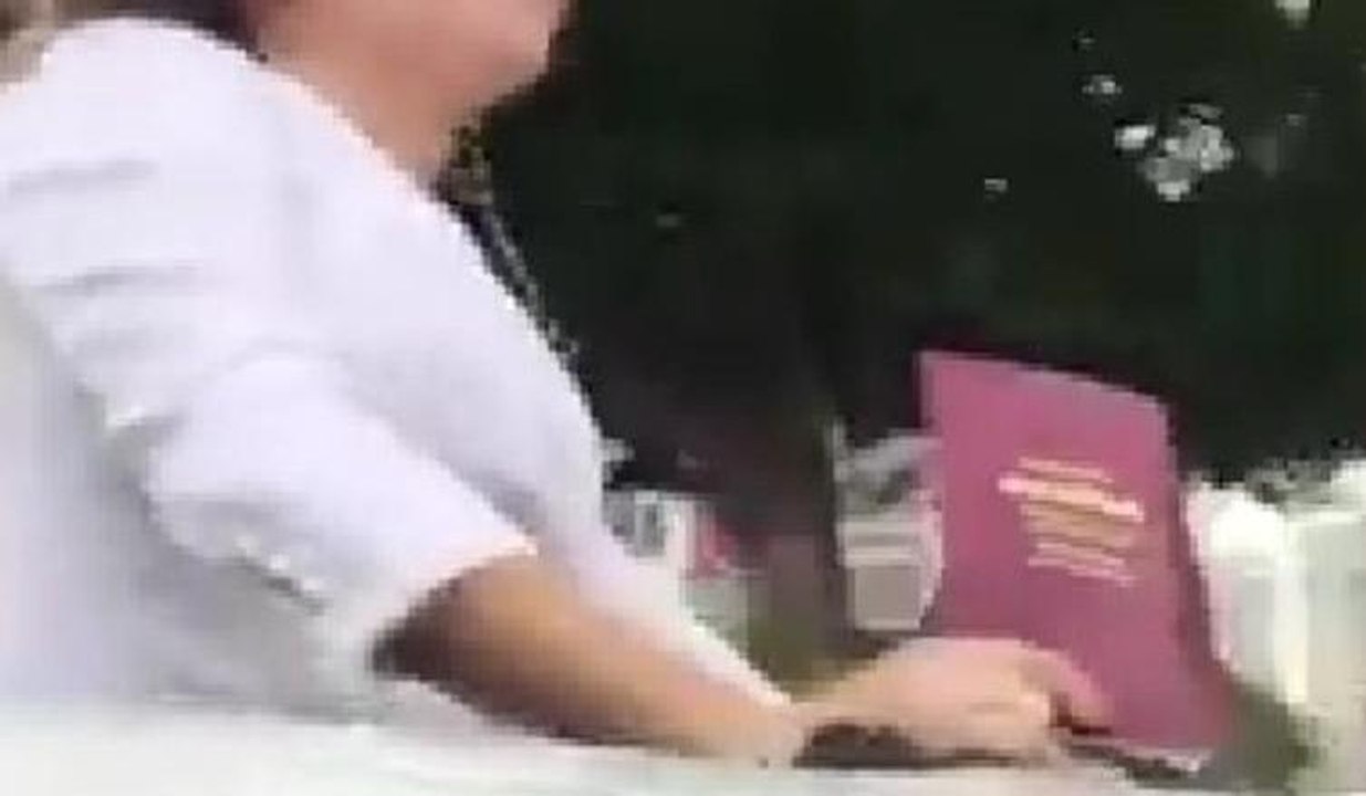 Nikah salonundan çıktı 'koca buldum' diye bağırdı