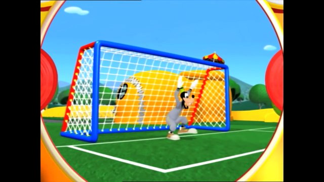 Disney Junior España - La Casa de Mickey Mouse - Mickey Mousejercicios- Jugar al fútbol