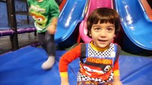 Parque infantil interior de Diversión en Familia Área de Juego para niños Gigante inflable de Diapositivas Juego de los Niños Ciento
