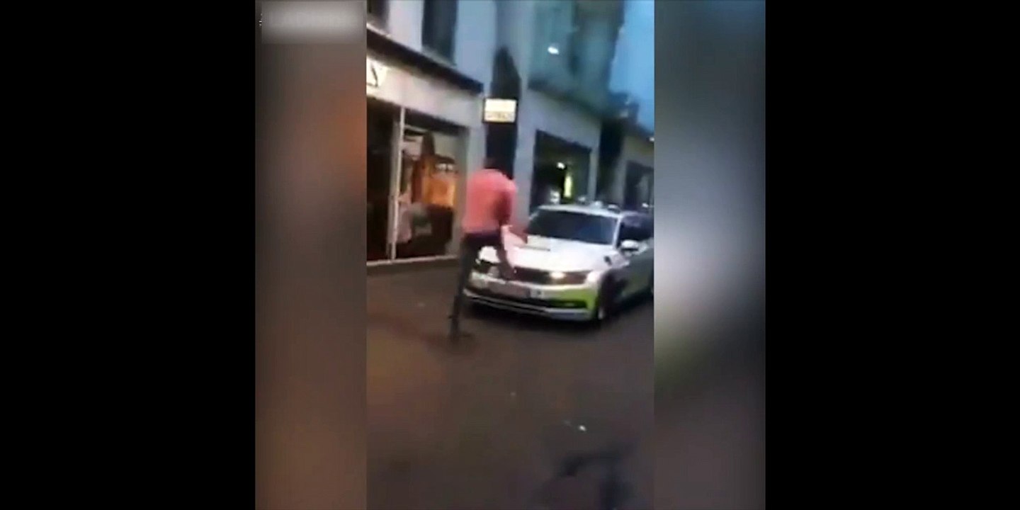 Un homme provoque la police après une nuit arrosée !