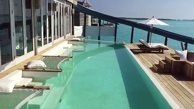 Cet hôtel de luxe a fait installer des toboggans qui relient les chambres des touristes directement dans l'océan indien
