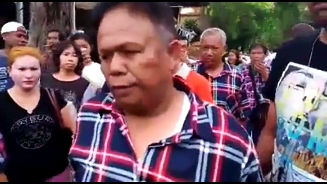 Heboh.. Pria ini tertangkap di TPS menggunakan atribut AHOK, dan mengaku sebagai angota dewan