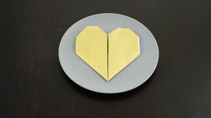 Tuto pliage : Réalisez un beau coeur pour un repas de St Valentin