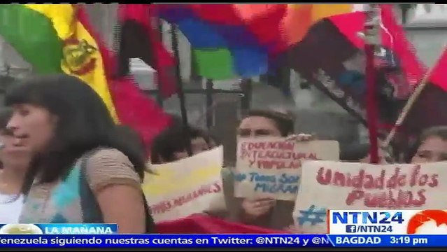 Ciudadanos extranjeros en Buenos Aires protestan por endurecimiento del control migratorio en Argentina