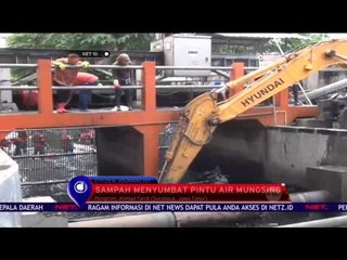 Tri Rismaharini Bersihkan Pintu Air - NET 10
