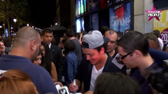 Kev Adams : en couple avec Iris Mittenaere ? Il répond avec humour sur Twitter ! (VIDEO)