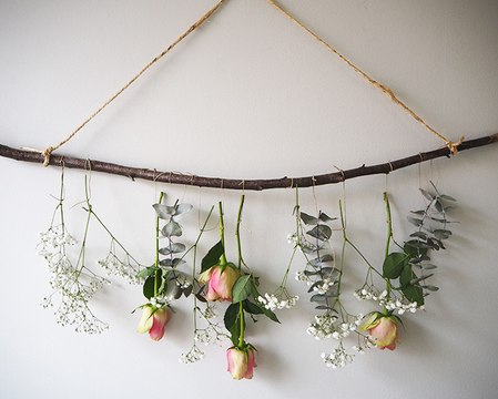 Fleurs suspendues : un DIY déco qui change de l'ordinaire