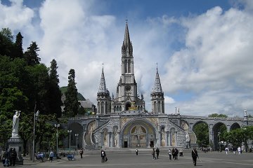 TOURISME : Lourdes ( France ) - Santuário de Lourdes na França