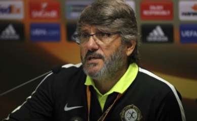 Osmanlıspor Teknik Direktörü Akçay ve Futbolcusu Webo Basın Toplantısında Konuştu