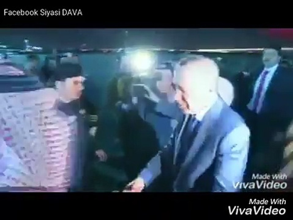 Paylaş ALEM LİDER GÖRSÜN...Birisi Süper güç Amerikanın lideri obama diğeri Asrın Lideri ERDOĞAN