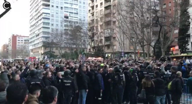 Real Madrid - Napoli, i cori dei tifosi a Madrid