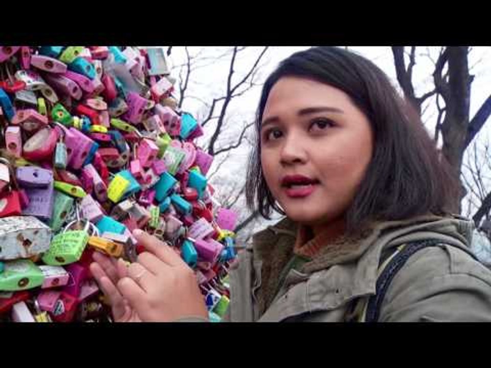 Menikmati Surga Liburan di Jembatan Gembok Cinta Seoul Korea Selatan - NET 12