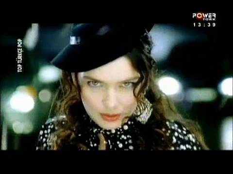 Nil Karaibrahimgil - İstanbul'da Sonbahar (söz müzik teoman)