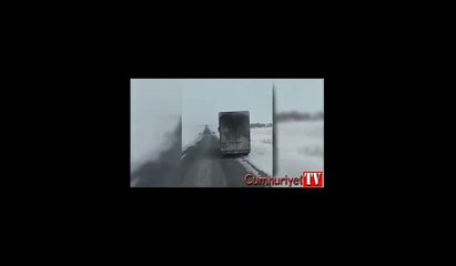 Askeri helikopter otobana indi, pilot sürücülere yol sordu