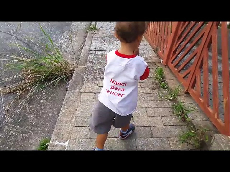 Eu não vo pra ESCOLA eu quero PIRULITO