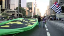 Manifestantes fazem ato em defesa da Lava Jato em São Paulo