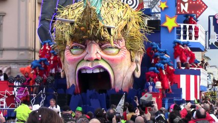 Donald Trump moqué sur un char de Carnaval en Italie