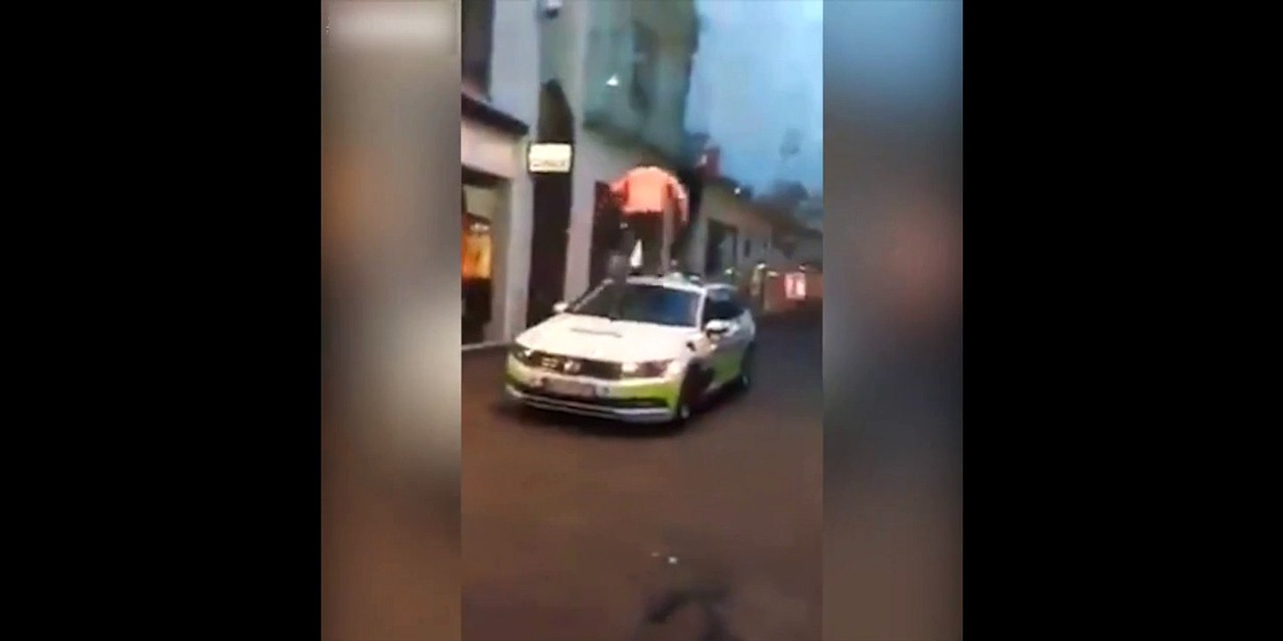 Ce gars vient provoquer la police après une nuit arrosée !