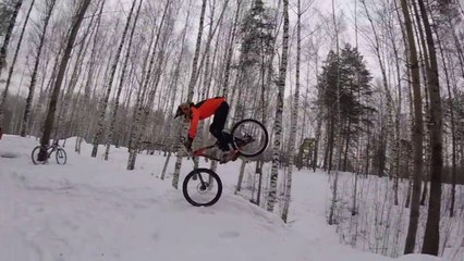 Et bim la chute tête la premiere en vélo