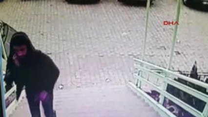 Gaziantep Apartmandaki Ayakkabıların Çalınması Güvenlik Kamerasında