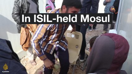 A Makeshift Salon for Refugees