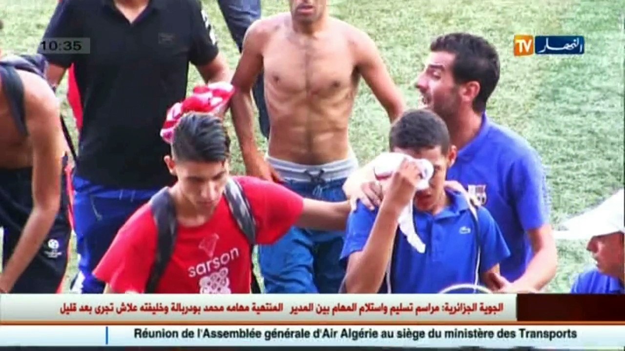 ملاعب لكرة القدم أم حلابات للمصارعة