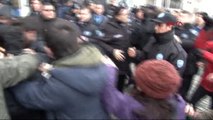 Beyazıt'taki  İhraç Protestosunda 6 Öğrenciye Gözaltı