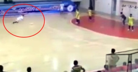 Salon Futbolunda Görülmemiş Taktikle Gol Atıldı