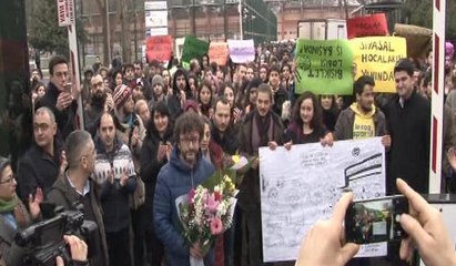Marmara Üniversitesi'nden ihraç edilen öğretmenler alkışlarla uğurlandı