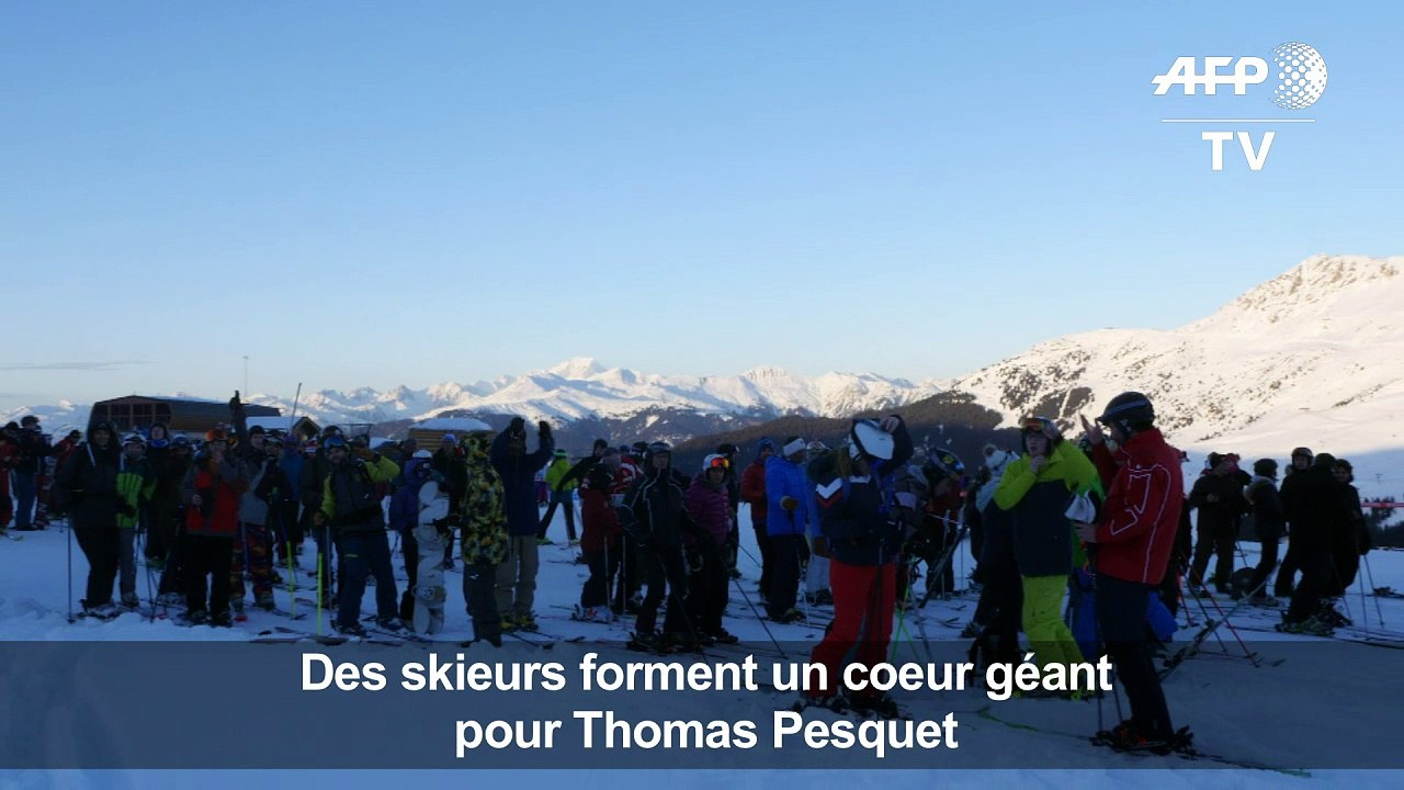 Des skieurs forment un coeur géant pour Thomas Pesquet