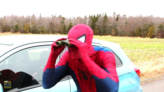 SPIDERMAN vs BATMAN Real Life Superhero Battle with Popcorn Fight & Silly String, Fun Kids
