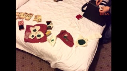 Polise Yarım Kilo Zümrüt Satmak Isterken Yakalandılar