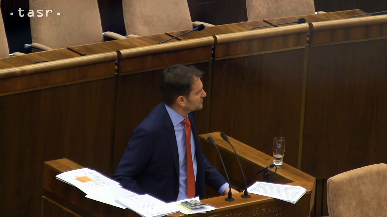 NRSR: Igor Matovič ukončil svoj trojhodinový prejav, uctil si Roberta Fica, že vydržal počúvať