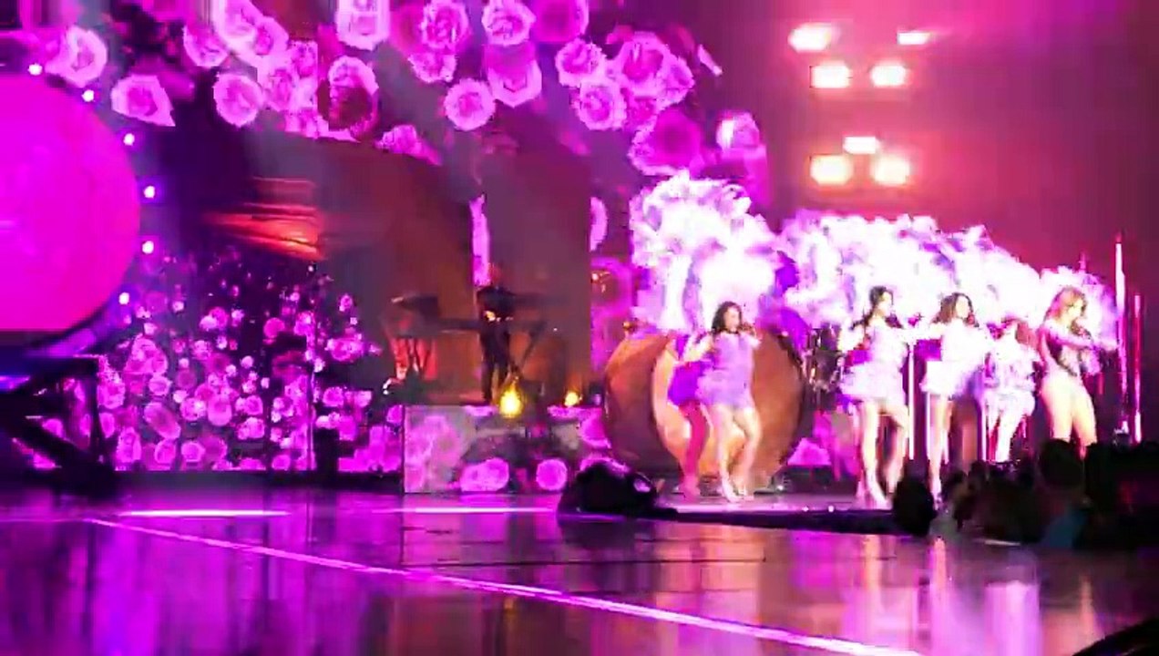 Jennifer Lopez - Let's Get Loud (February 2017) [HD]