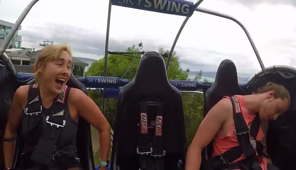 Un gars s'évanouit 2 fois dans un Sky Swing