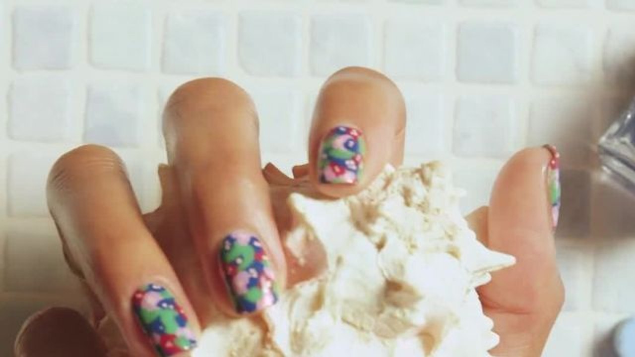 How To Achieve Tye Dye Nails