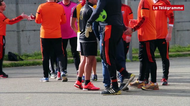Centre pénitentiaire de Lorient-Ploemeur. Des prisonniers rencontrent d'anciens joueurs pros