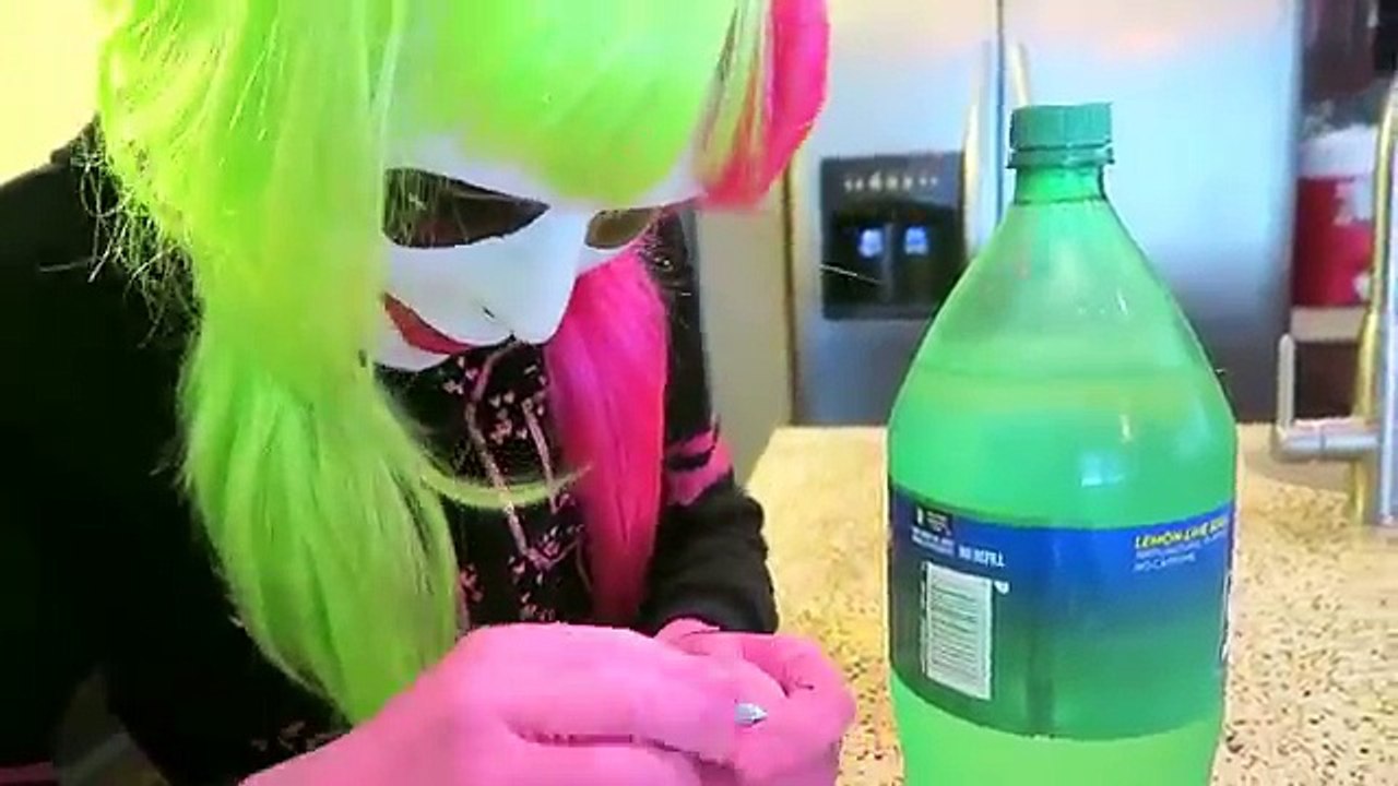 Joker vs Joker Girl vs Batman - Epic Prank Battle w/ Pink Spidergirl - Spiderman - Funny Superheroes