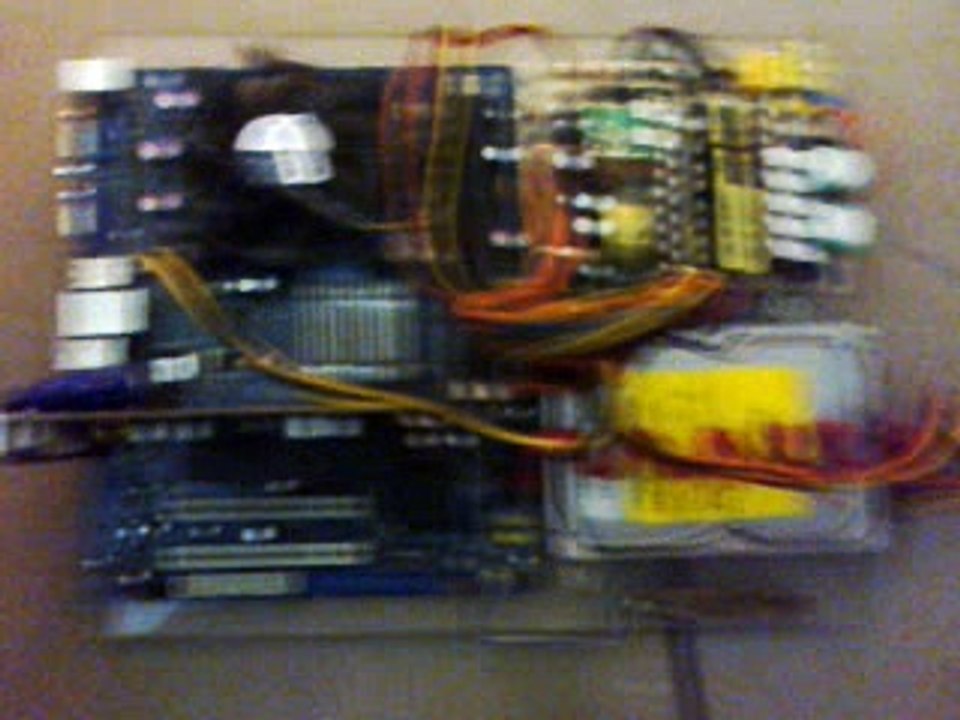 MEU PC NA PAREDE