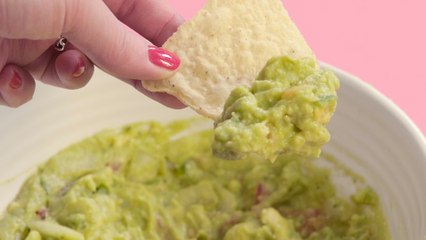 You’ve NEVER Seen Guacamole Made Like This!