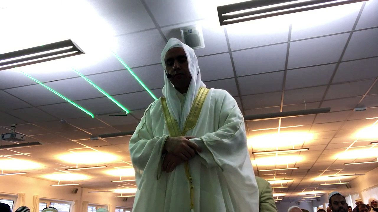 Adhan Makkah. Muhtesem Kabe ezani. Muezzin Metin Demirtas.Kabe muezzini taklidi. Sheikh Ali Ahmed Mulla. Azan Ali Mulla. Kabe sabah ezani. Kabe imami sabah namazi. Kabe sabah ezani. Kabe yatsi ezani. Kabe cuma namazi. Kabe imami mahir cuma suresi. Makkah.