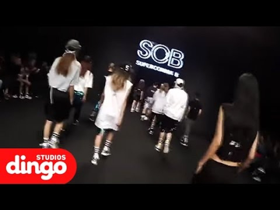 런웨이에서 모델시점 체험하기! (feat.아이린) - 딩고 X 2015 서울패션위크