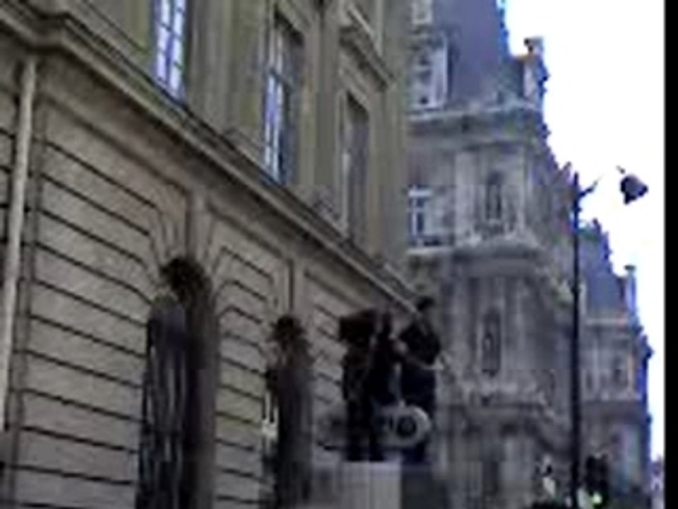 techno parade rue st Antoine