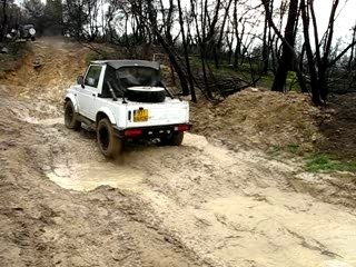 cacahuette dans la boue