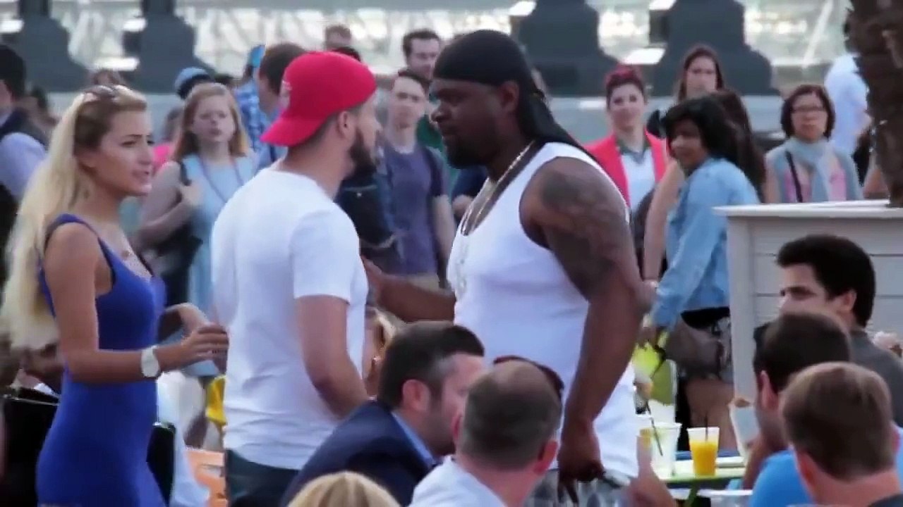 Husband Knocks Out Big Bully Guy for Verbally Harassing His Wife