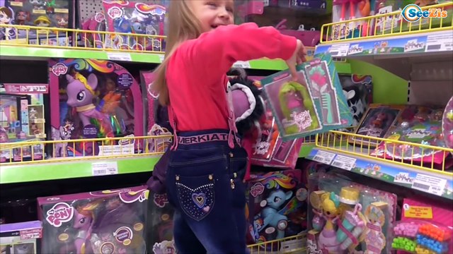 ✔ Ненуко и Ярослава — прогулка по магазинам и покупка набора Доктора / Doll Nenuco with Yaroslava ✔