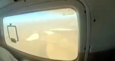 Uçakta Camı Açıp Fotoğraf Çekmek Adamın Telefonu Uçtu