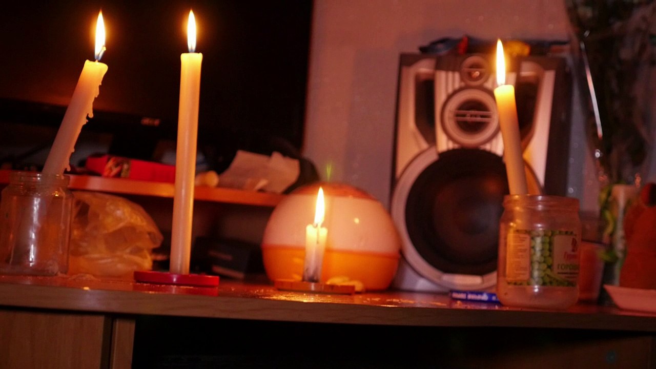 Berliner Geigerin spielt an der Front in der Ukraine